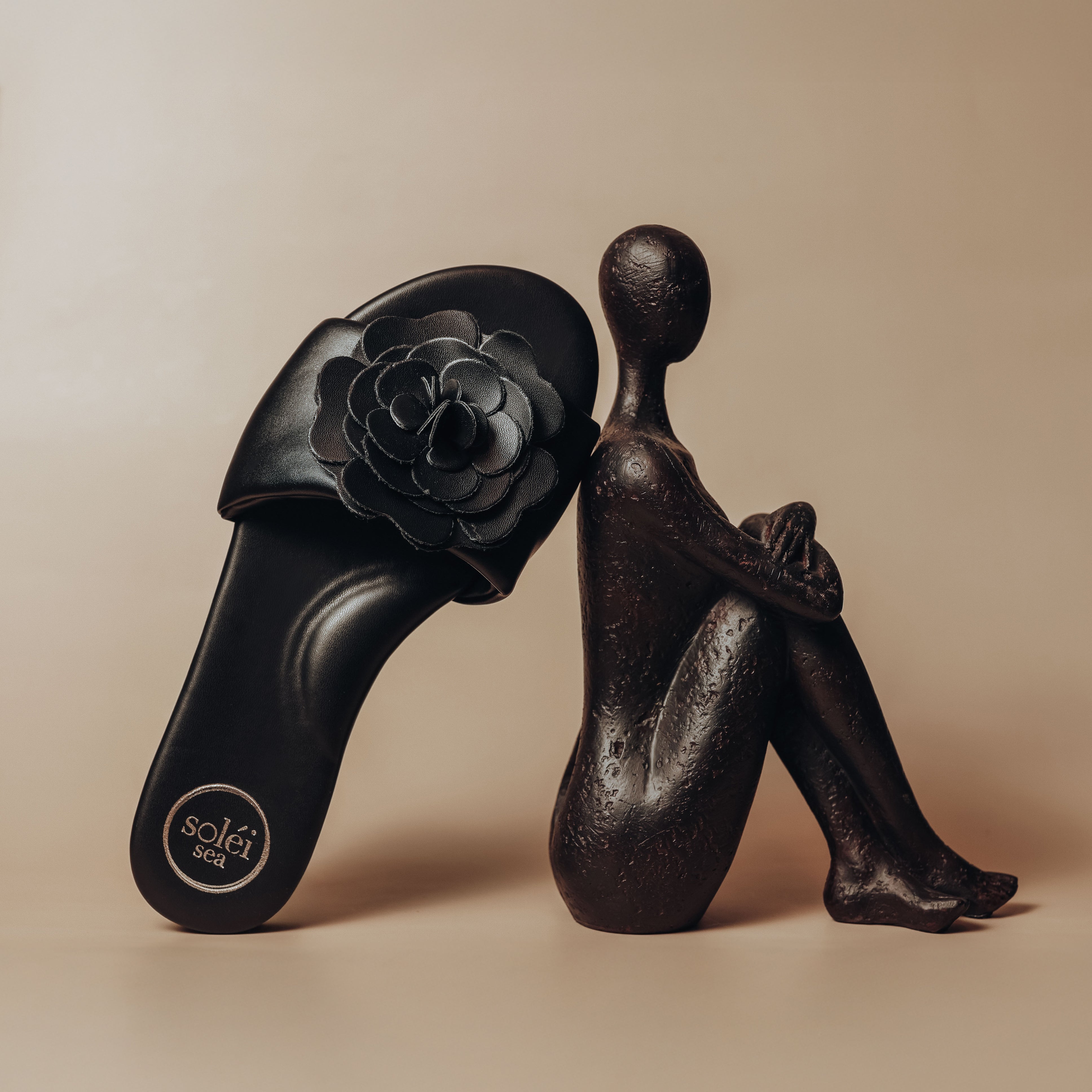 DAHLIE - Black