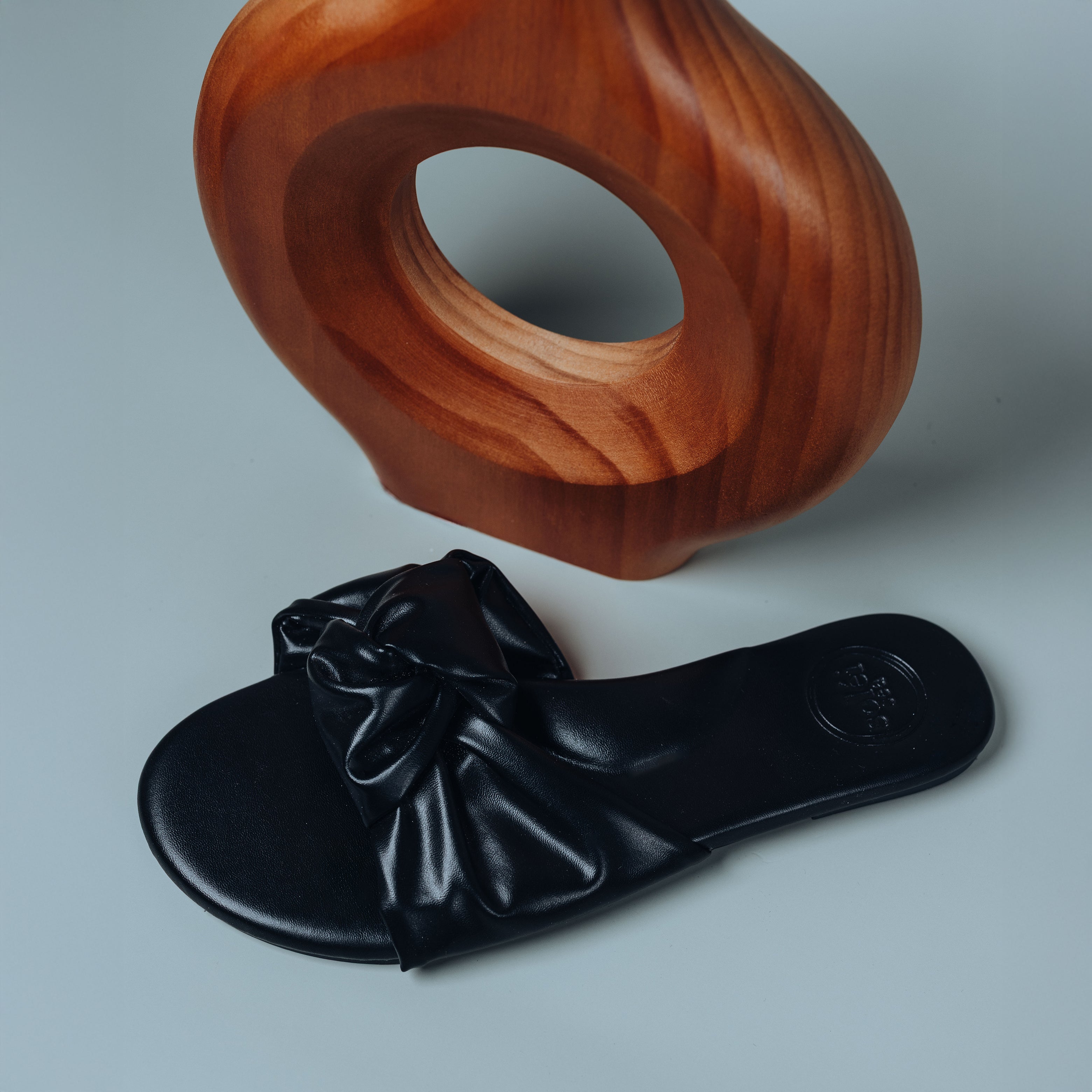 NOTTIE - Black