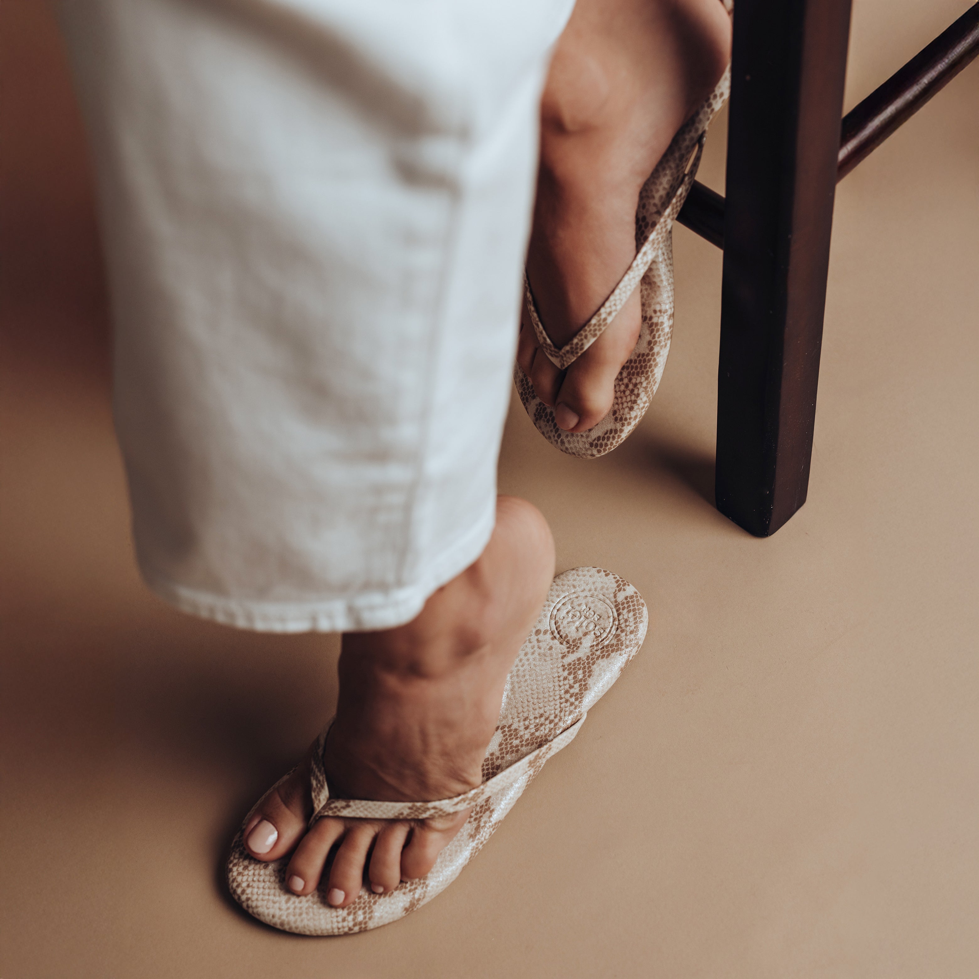 INDIE - GOLDEN LIZARD