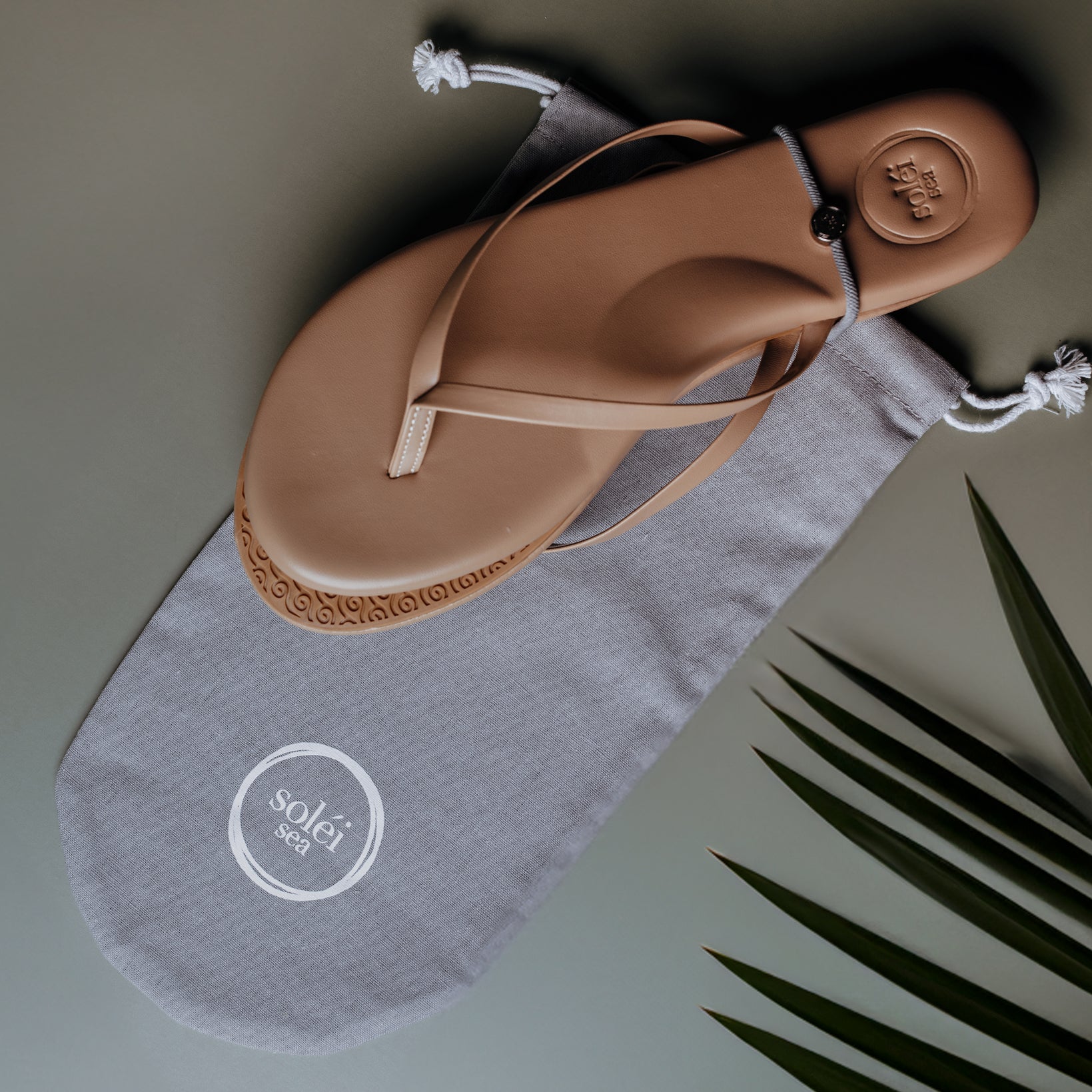 INDIE - LIGHT TAUPE PATENT