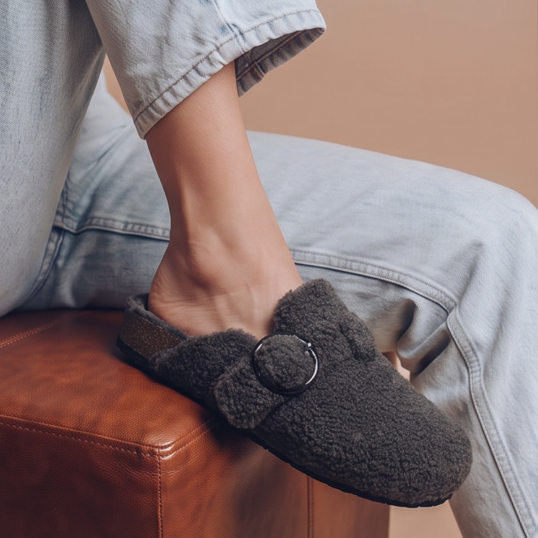 Cimba Sherpa Clog in Charcoal